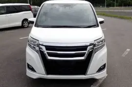 Toyota Esquire 2017