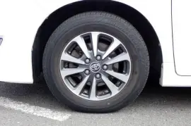 Toyota Esquire 2017