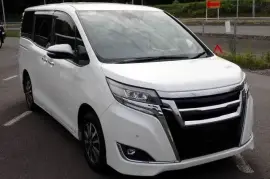 Toyota Esquire 2017
