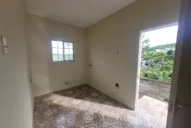 4 Bedrooms, 3 Bathrooms House