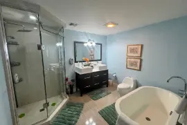 Luxury fully-furnished, ocean view apartment