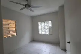2BR/1BA GROUND FLOOR APT