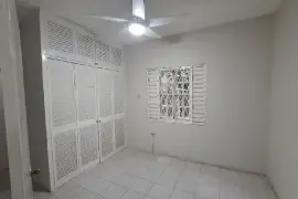 2BR/1BA GROUND FLOOR APT