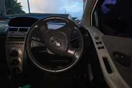 2010 toyota vitz