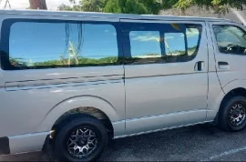 Toyota Hiace 2016