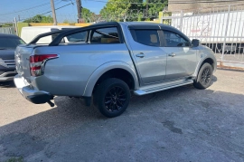 2017 Mitsubishi l200
