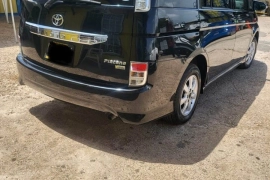 2014 Toyota Isis Plantana