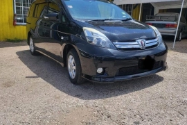 2014 Toyota Isis Plantana