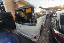 Newly Imported 2017 Toyota Voxy ZS