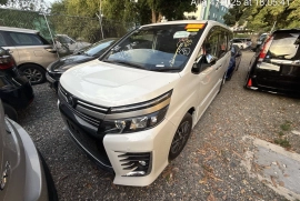 Newly Imported 2017 Toyota Voxy ZS