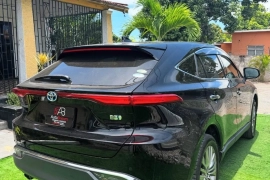 2020 Toyota Harrier Z (Hybrid)