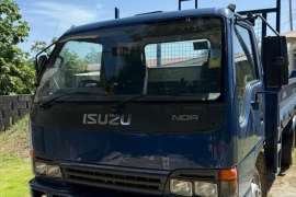 Isuzu 7 Ton Tips Truck 2004