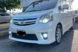 2010 Toyota Noah