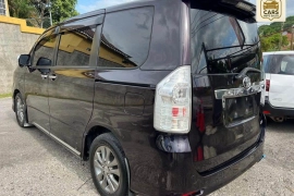BLACK 2012 TOYOTA VOXY