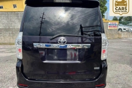 BLACK 2012 TOYOTA VOXY