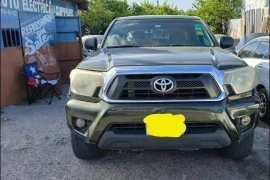 LIKE NEW 2014 TOYOTA TACOMA