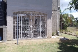 2 Bedrooms, 2.5 Bathrooms Townhouse