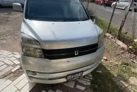 2006 Toyota Voxy
