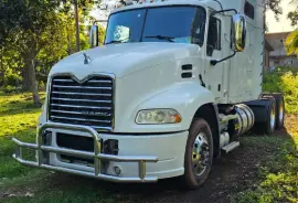 2015 Mack pinnacle