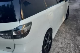 Toyota wish 2013
