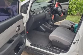 Nissan tiida 2010