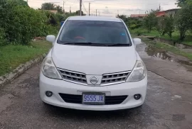 Nissan tiida 2010
