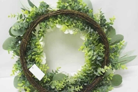 ? Dress up your door with this elegant wreath ?