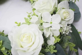 ? Dress up your door with this elegant wreath ?