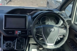 2015 Toyota Esquire · Minivan