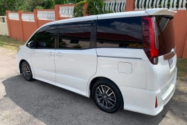 2014 Toyota Noah