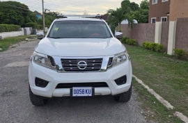 2017 NISSAN NAVARA