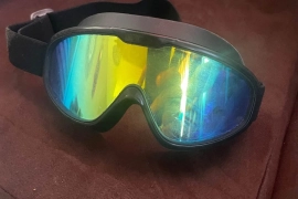 Swim goggles
