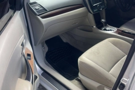 2011 Toyota premio (G)