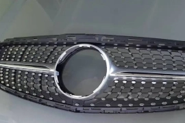 NEW MERCEDES BENZE E SERIES GRILL