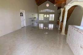 3 Bedrooms, 2 Bathrooms House