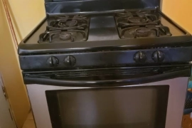 4 Burner Gas And Electric Stove