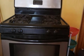 4 Burner Gas And Electric Stove