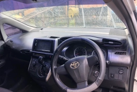 Toyota wish 2011