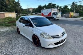 Nissan tiida 2010