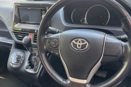 2015 Toyota Voxy