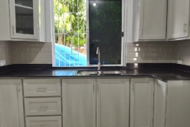 3 Bedrooms, 2.5 Bathrooms House