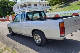 Nissan Pick Up