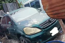 2004 TOYOTA IPSUM