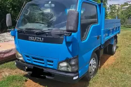 Isuzu Tipper