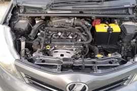 2013 Toyota vitz