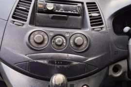 2005 Mitsubishi Grandis