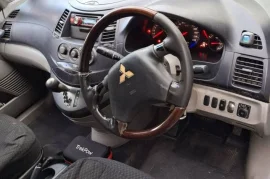 2005 Mitsubishi Grandis