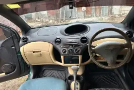 Toyota vitz 2000