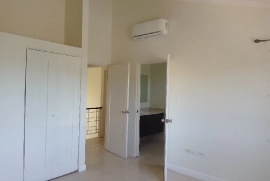 2 Bedroom 2.5 Bathroom Townhouse