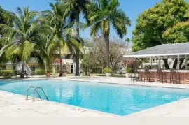 Furnished ocean front Apt